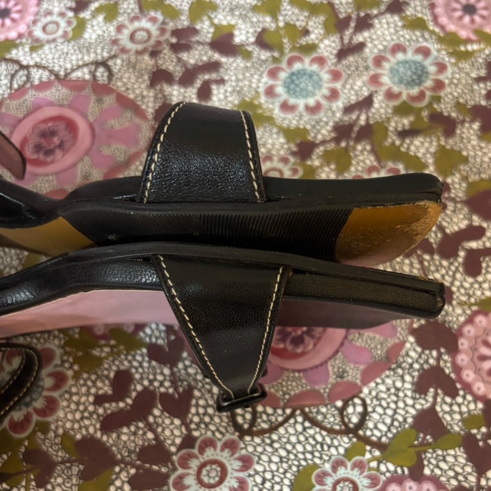 Taryn Rose Italian Leather Sandals - Picture 6 of 8